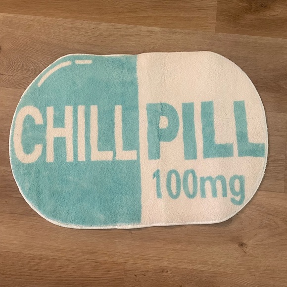 Chill Pill 100mg Floor Mat NWOT - Picture 1 of 2